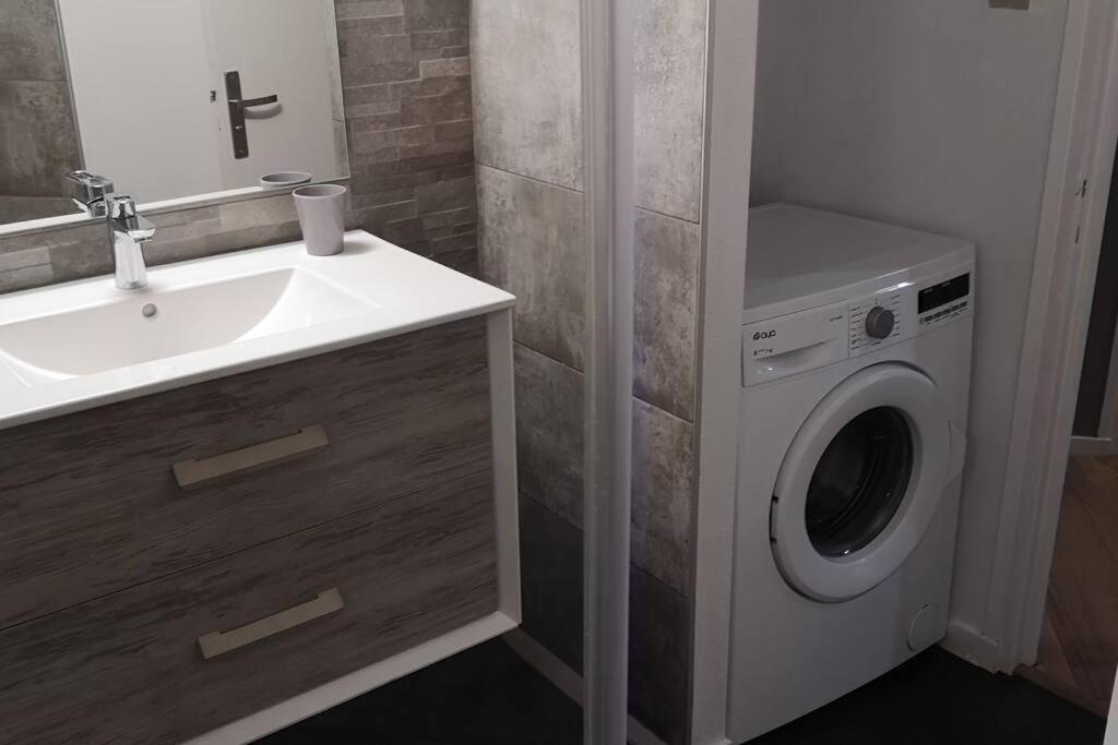 Duplex Au Centre Ville, Dans Cour Interieure Calme ドール エクステリア 写真